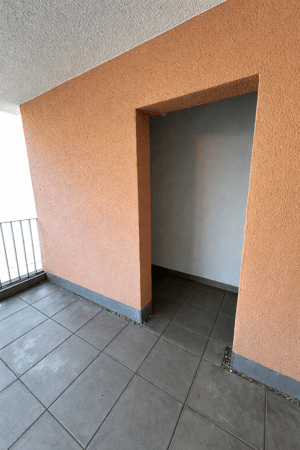 *Wohnkomfort auf höchstem Niveau* Neuwertige 4,5-Zimmer-Wohnung mit großem überdachtem Balkon – 70563 Stuttgart – Vorschaubild 9