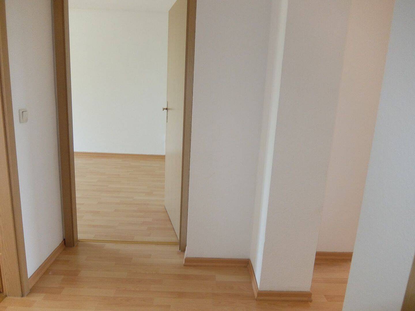 Kleine bezahlbare 2,5-Zimmer-Wohnung – Chemnitz – Vorschaubild 3