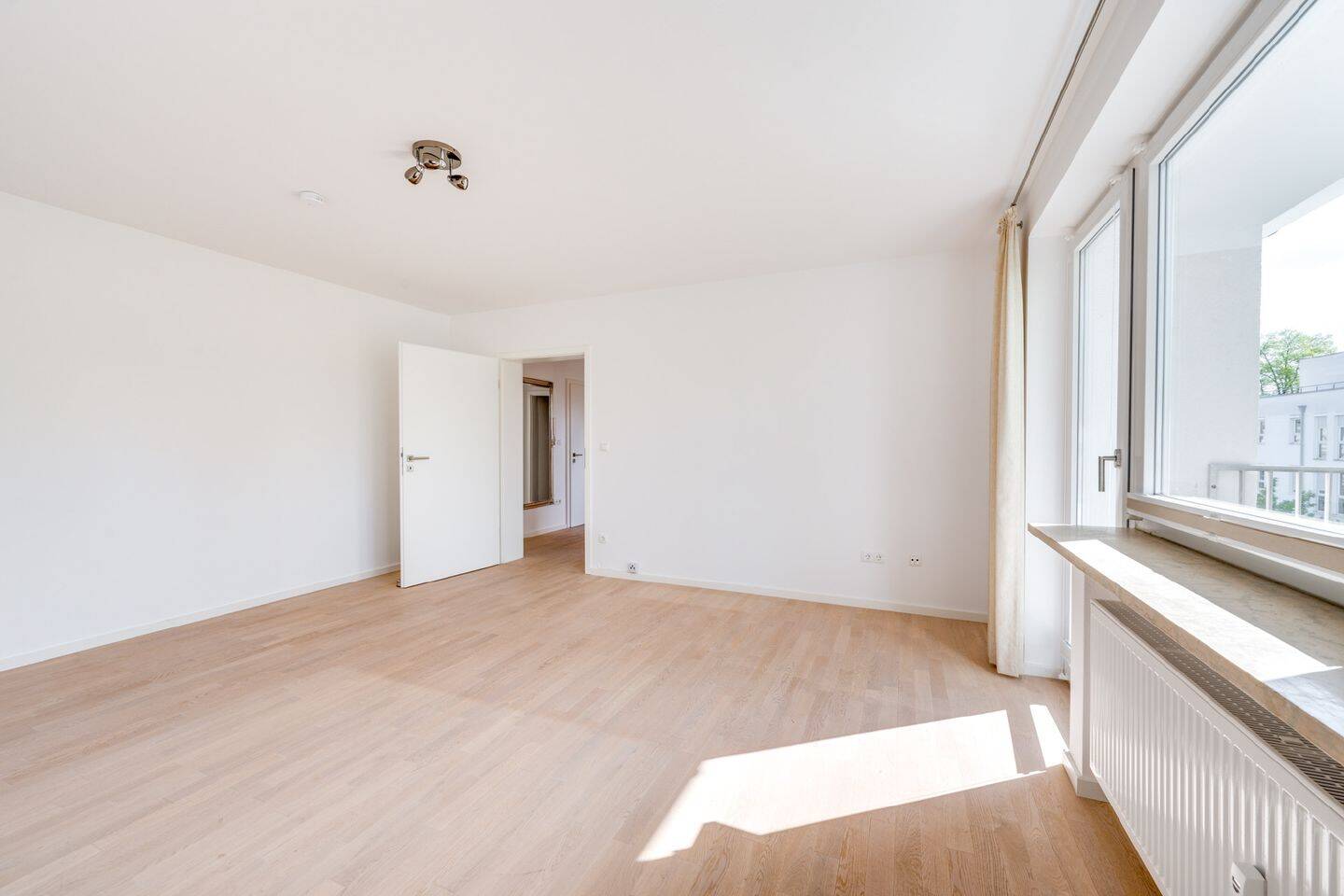 AIGNER - Lichtdurchflutete Wohnung in ruhiger Stadtlage – München – Vorschaubild 3