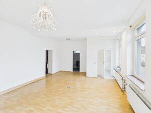 Substanz trifft Chance: Sanierungsbedürftiges Haus mit Erweiterungspotenzial – 51069 Köln – Vorschaubild 3