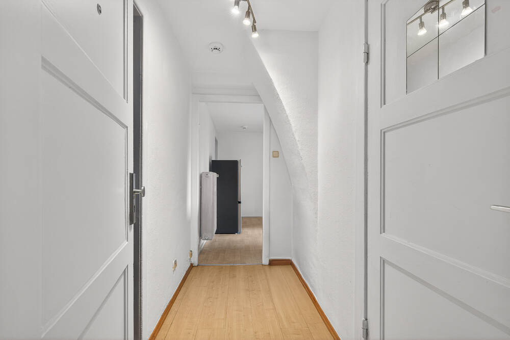 Dachgeschosswohnung 2 Zimmer in zentraler Lage nähe EKZ Farmsen – Hamburg – Vorschaubild 3