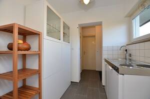 Modern möblierte Einliegerwohnung mit separatem Eingang in Bad Cannstatt – 70374 Stuttgart – Vorschaubild 3