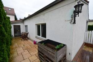 Rendite 5%! Mehrfamilienhaus mit 4 Wohnungen und Balkonen, Dachterrasse in Regensburg Südost – 93053 Regensburg – Vorschaubild 3