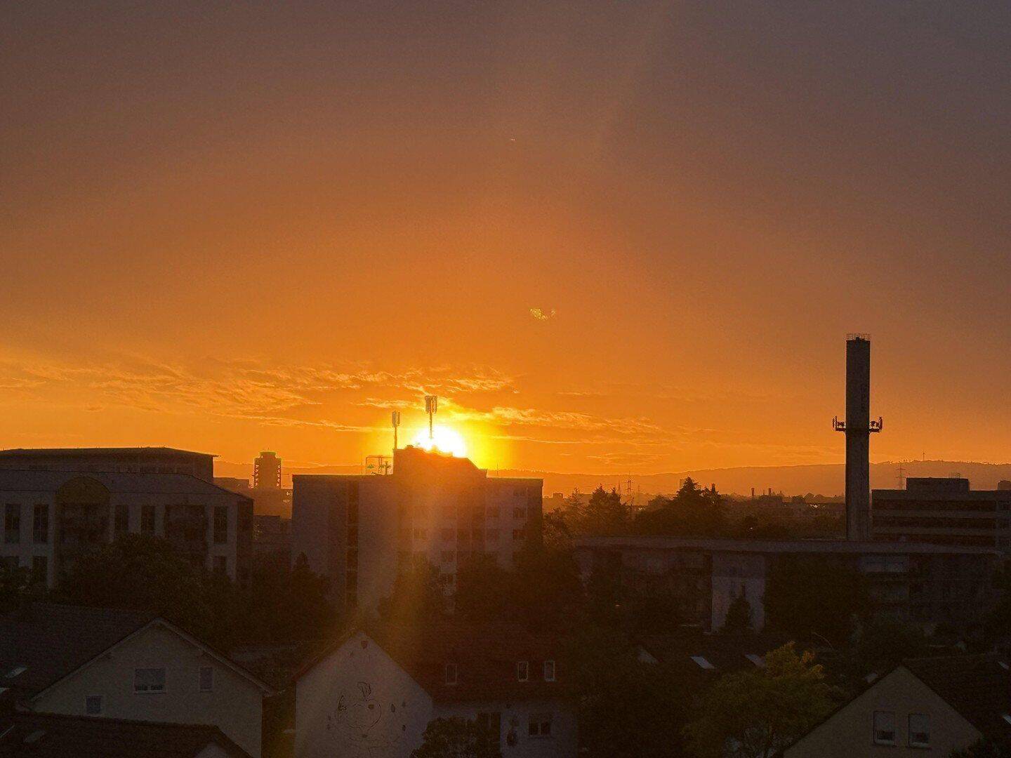 Traumhafte Sonnenuntergänge: helle 1-Zimmer-Wohnung mit Loggia, Aufzug
