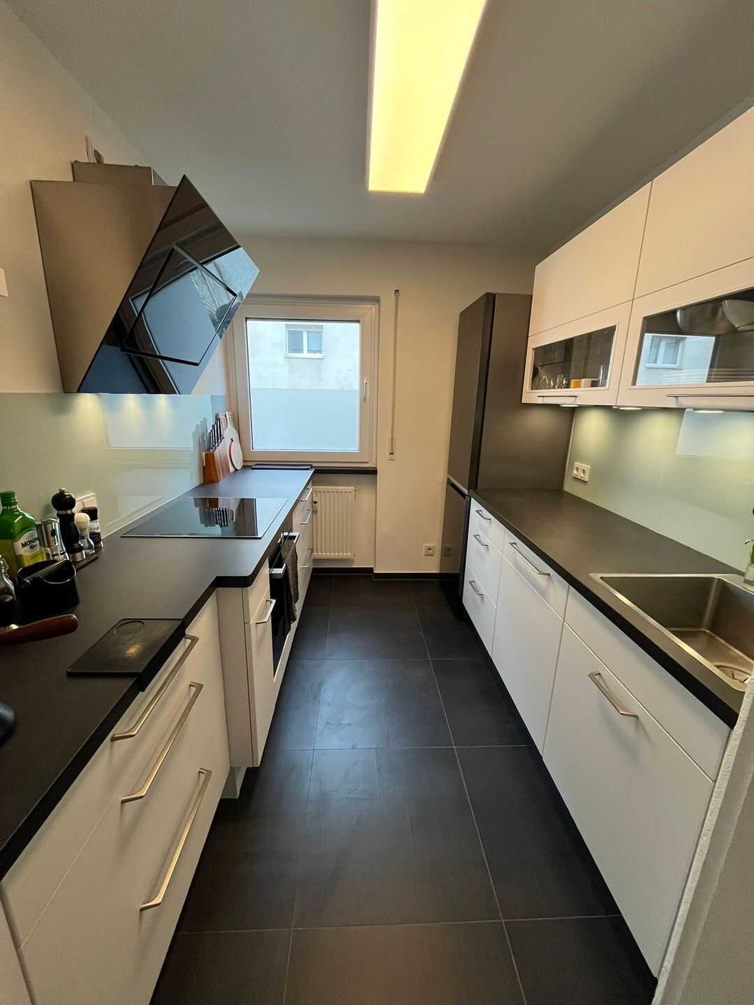 Vollmöblierte 2,5-Zimmerwohnung mit Garten, direkt am Pegnitzgrund und Blick ins Grüne! Markeneinbauküche sowie Markenelektrogeräte. – Nürnberg – Vorschaubild 6