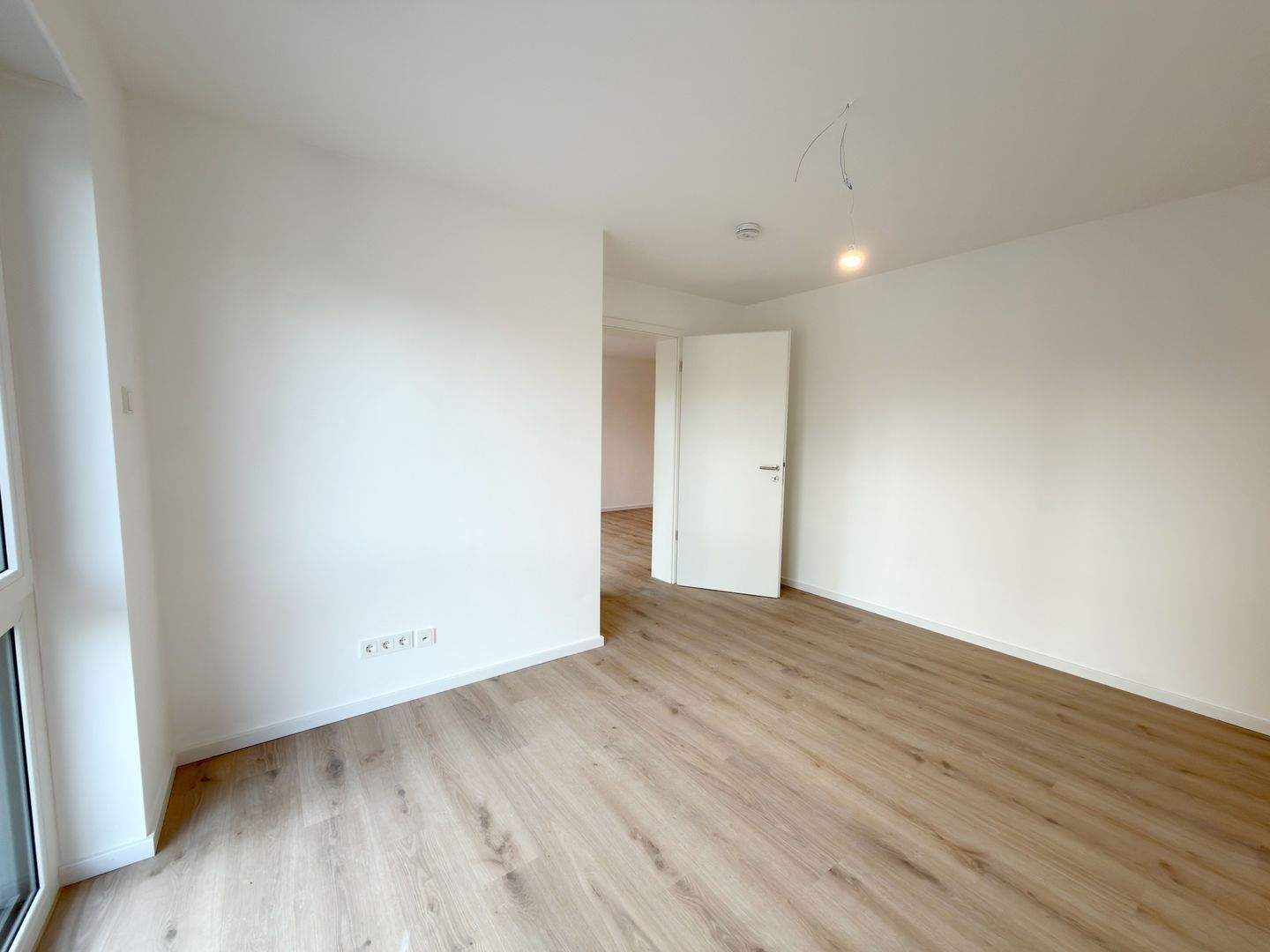 Exklusive 1-Zimmer-Neubauwohnung mit hochwertiger Ausstattung ~ Erstbezug ~ Tiefgarage ~ Aufzug ~ Sofortbezug – Nürnberg – Vorschaubild 7