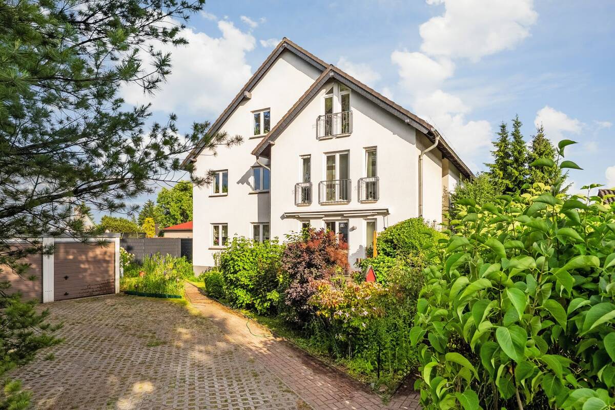 Energieeffiziente Maisonette-Wohnung mit Terrasse, Garage und viel Platz in Berlin-Biesdorf – 12683 Berlin – Bild 1 von 9