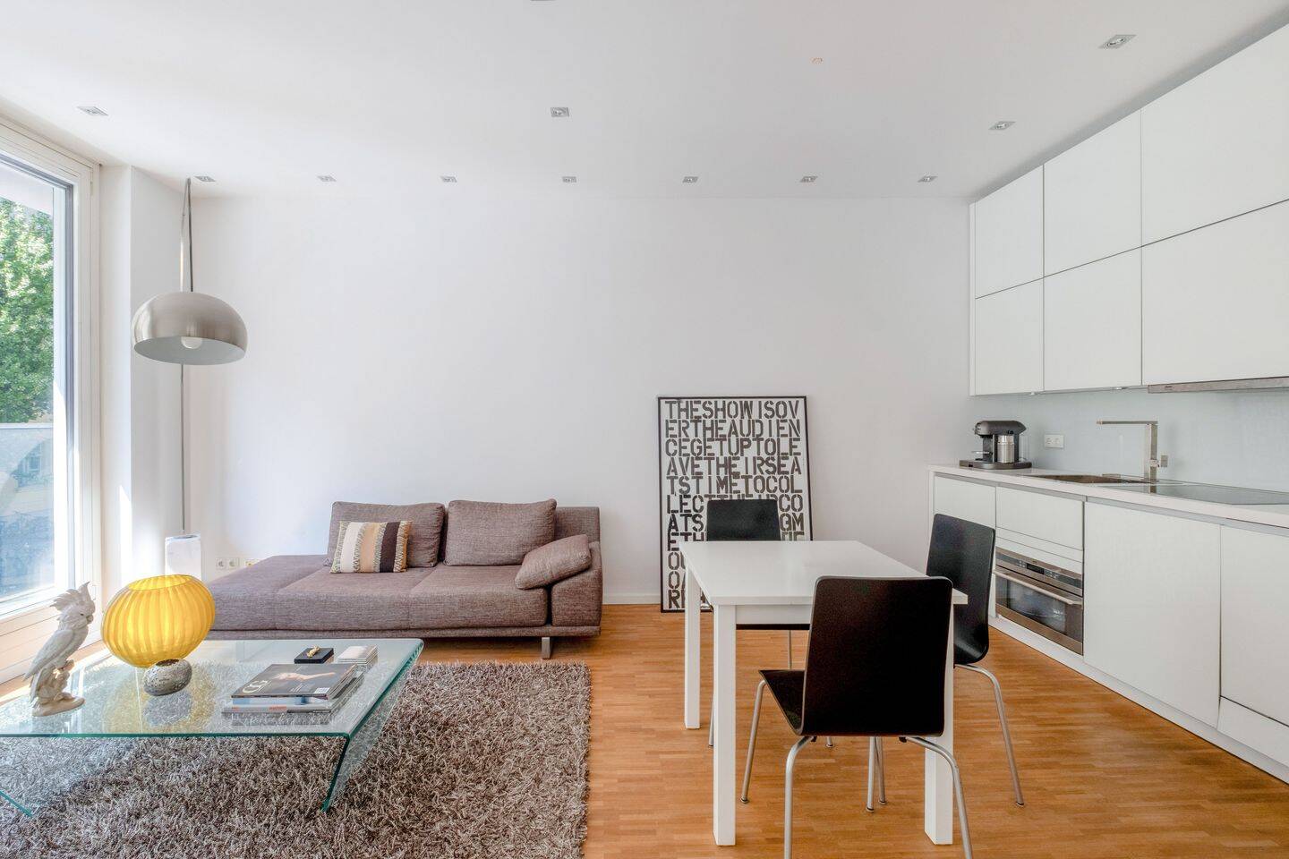 Chic eingerichtete Pendlerwohnung in den Choriner Höfen in Mitte – Berlin – Vorschaubild 2