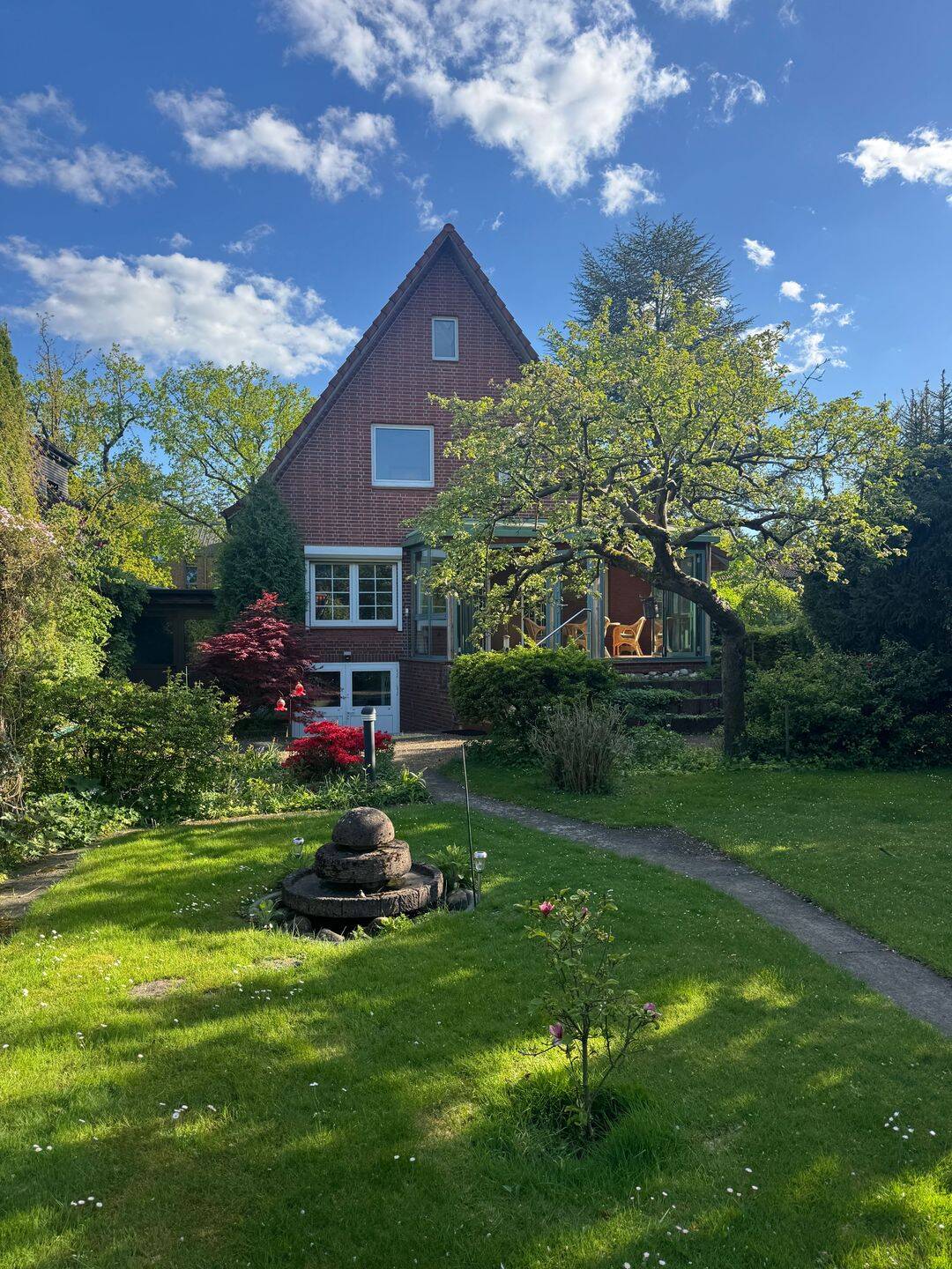 Großes Grundstück (1.296 m²) + Wintergarten + Garage - Familienhaus in ruhiger Lage von Langenhorn