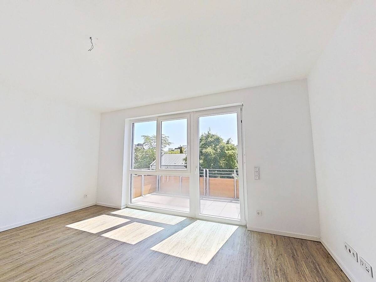 ** Gepflegte 3-Zimmer-Wohnung mit BALKON und TIEFGARAGENSTELLPLATZ in Bonn-Tannenbusch ** – 53119 Bonn – Bild 1 von 9