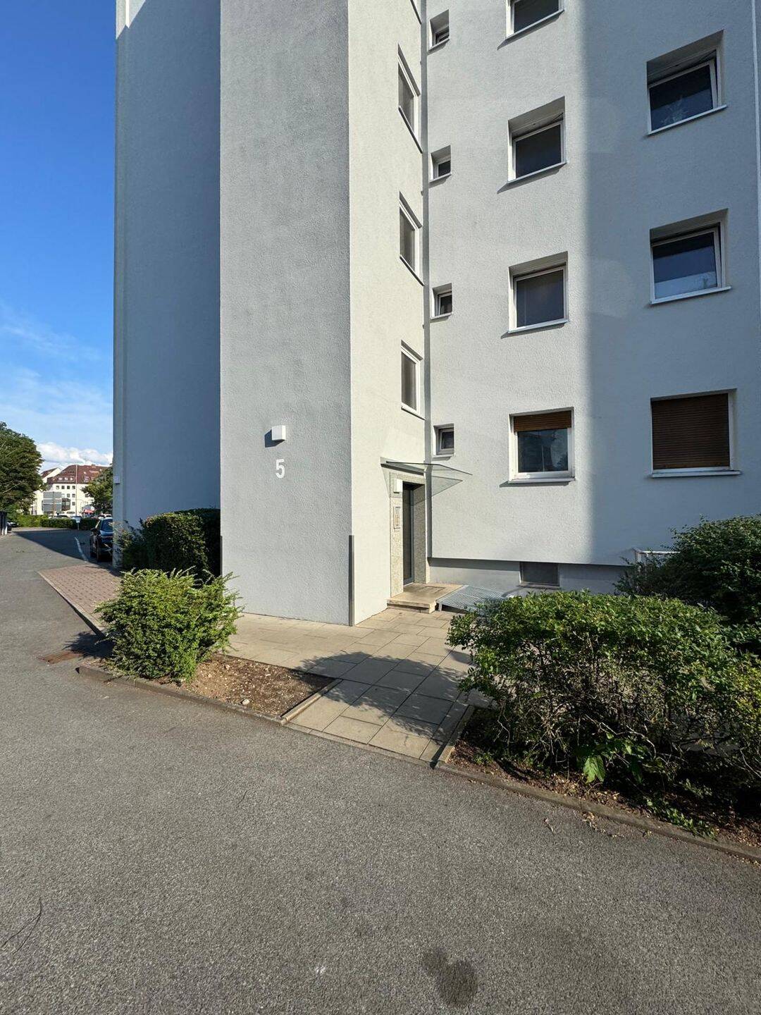 Moderne 2-Zimmer-Wohnung mit Balkon in Nürnberg Nordbahnhof – Nürnberg – Vorschaubild 2