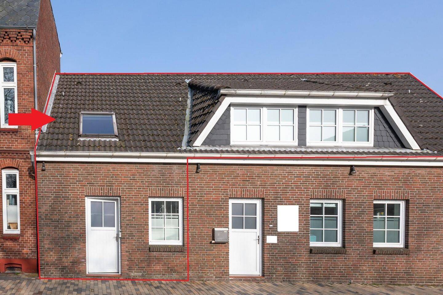 Möblierte 2-Zimmer-Wohnung mit Dachterrasse im Herzen von Husum