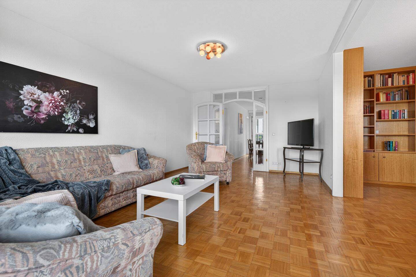 HOCH HINAUS - Gepflegte 3-Zimmer-Wohnung mit traumhaftem Fernblick & TG in Stuttgart-Möhringen – Stuttgart – Vorschaubild 2