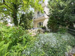 Sanierte Loft - Gartengeschoss einer Villa im Komponistenviertel