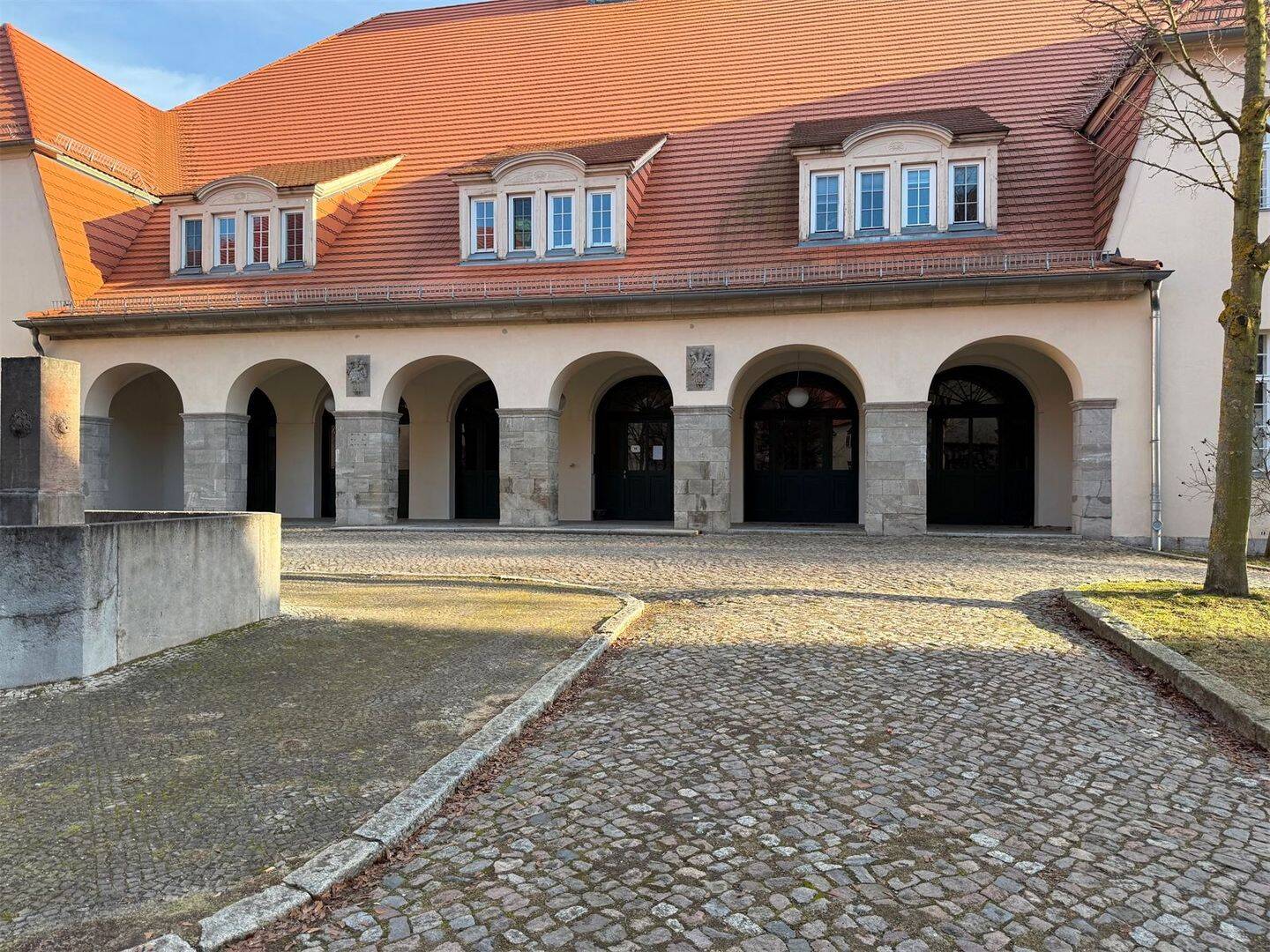 Schöne bezugsfreie Wohnung mit Wannenbad, Balkon und Stellplatz
