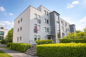 Top!! Provisionsfrei - renovierte Gartenwohnung mit Einbauküche
