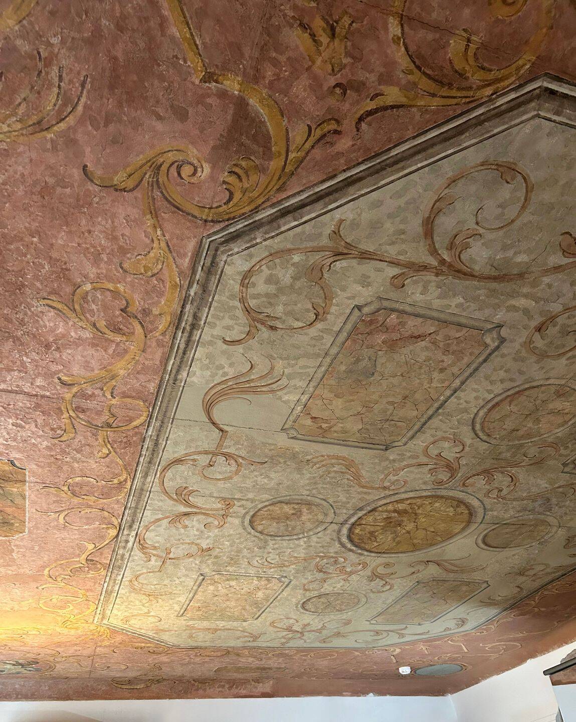 2-Zimmer-Altbauwohnung im historischen Altbau in der Altstadt! – Regensburg – Vorschaubild 4