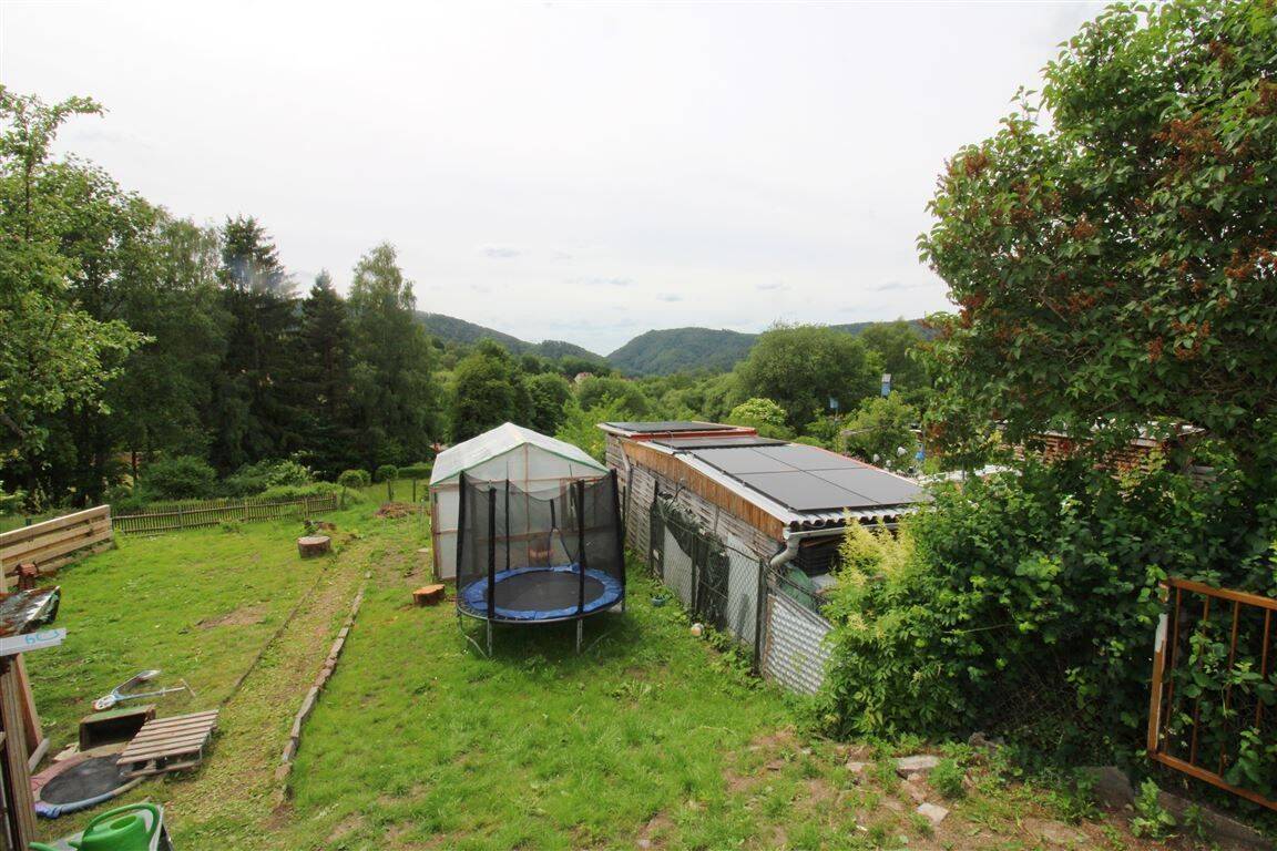 Viel erneuert, viel Platz - Doppelhaushälfte mit großem Garten, Garage & Kamin – Zella-Mehlis – Vorschaubild 3