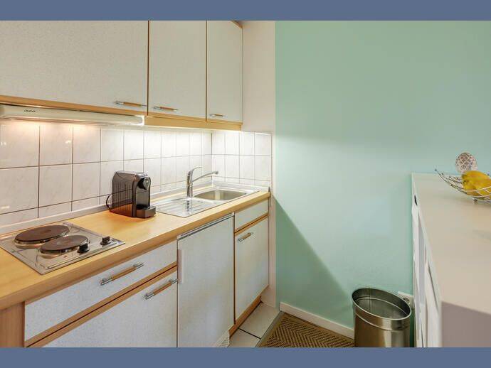 Möbliert: Sehr freundliche 1-Zi-Wohnung mit großer Loggia – München – Vorschaubild 6