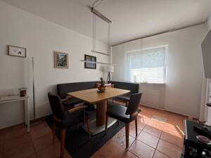 Freistehendes Zweifamilienhaus mit Garten und Garage - tolles Zuhause mit vielfältigen Möglichkeiten – 60388 Frankfurt am Main – Vorschaubild 6