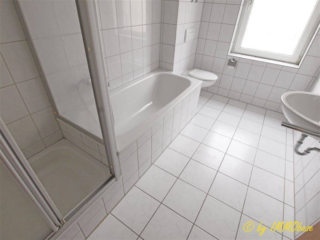 Mit Balkon und Stellplatz - Neuer Bodenbelag auf Wunsch! – Chemnitz – Vorschaubild 6