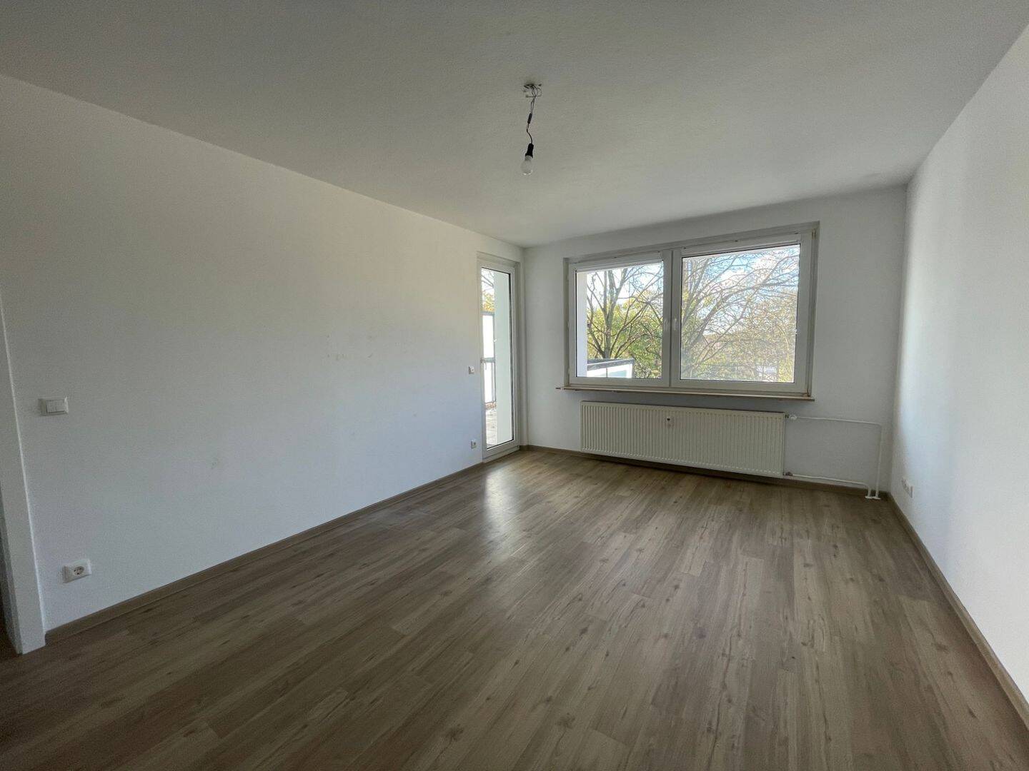 Bezugsfertige Wohnung mit großem Balkon