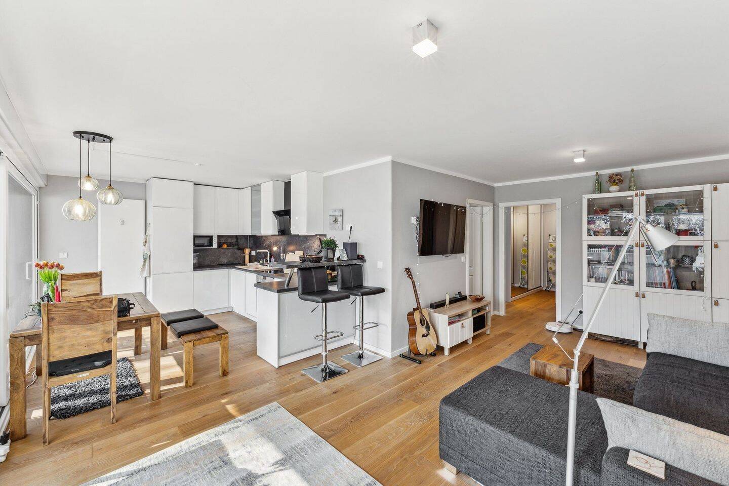 Bestlage in Solln- modernisierte & gut vermietete 3 Zimmer mit Süd-Balkonterrasse, EBK, Pool & Sauna – München – Vorschaubild 8