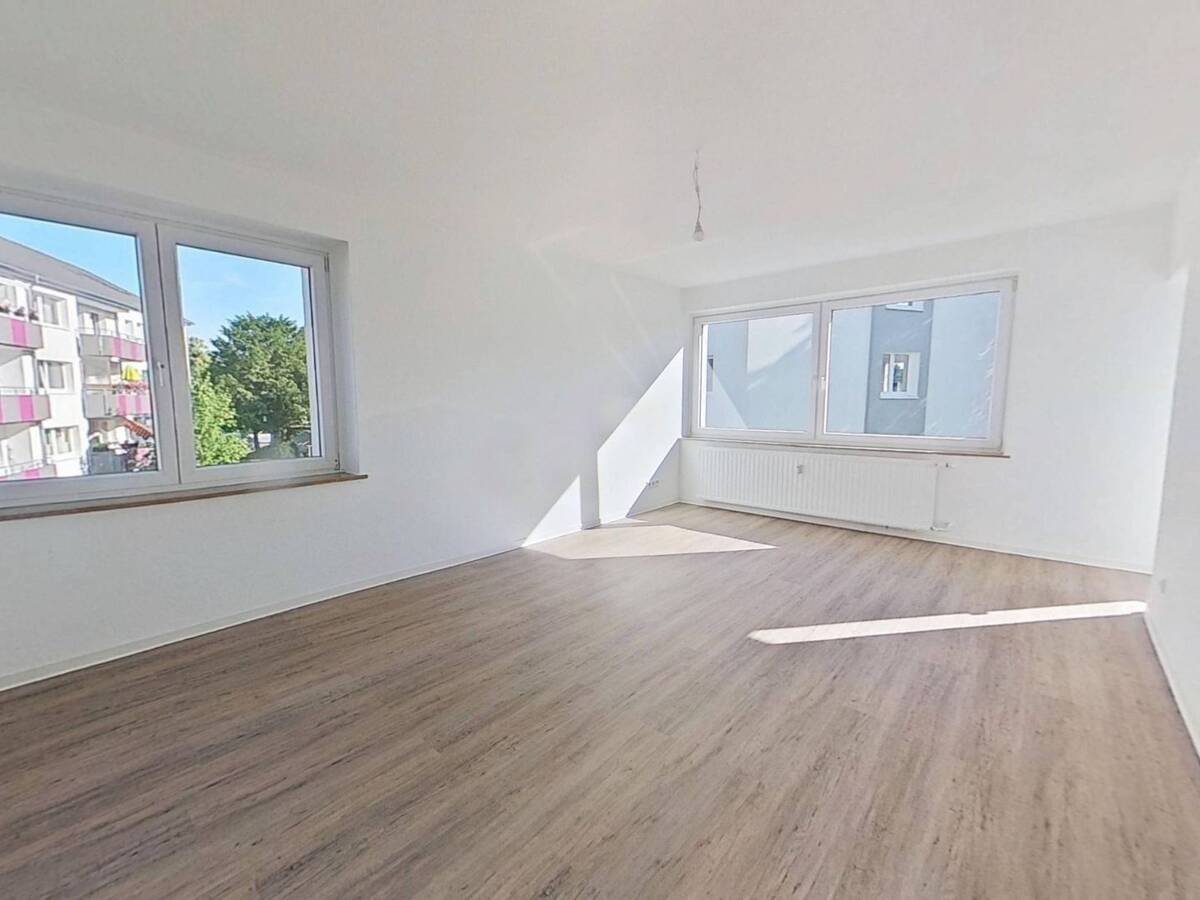 Helle 3-Zimmer-Wohnung mit sonnigem BALKON und modernem Tageslichtbad – 33649 Bielefeld – Bild 1 von 9