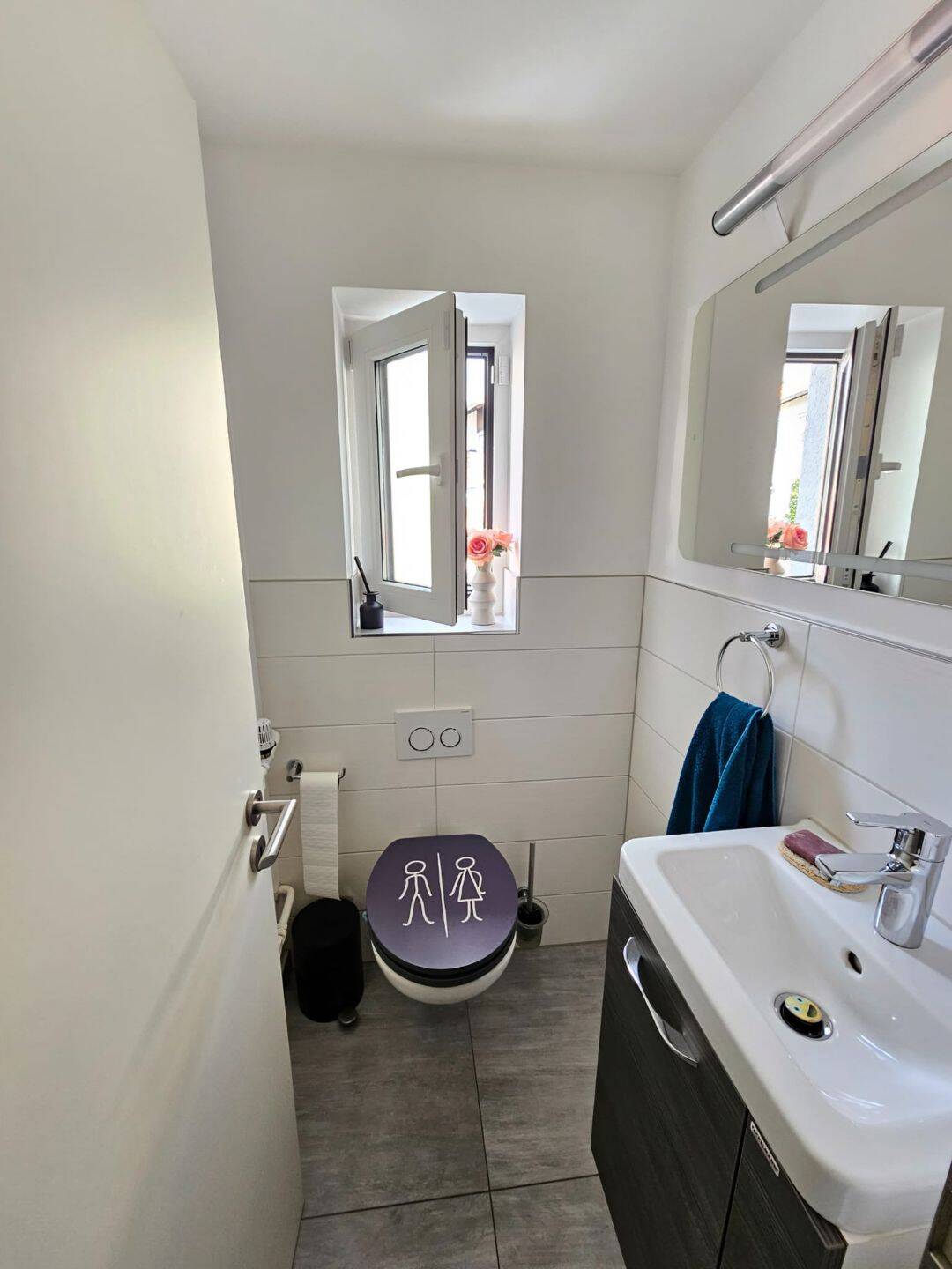 N-Kornburg großzügiges RMH mit optimaler Raumaufteilung, zeitgemäß saniert, mit gepflegtem Garten, Balkon und Garage. – Nürnberg – Vorschaubild 8
