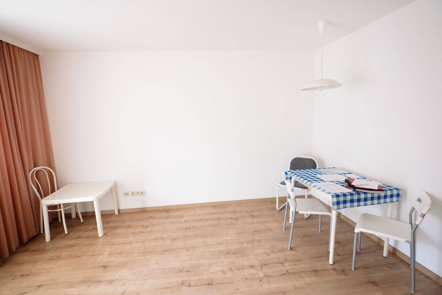 Helle, moderne und gemütliche 1-Zimmerwohnung mit Balkon in ruhiger und zentrumsnaher Lage – Nürnberg – Vorschaubild 3
