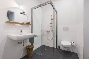 Moderne 5-Zimmer-Wohnung mit Balkon und EBK – 91052 Erlangen – Vorschaubild 9