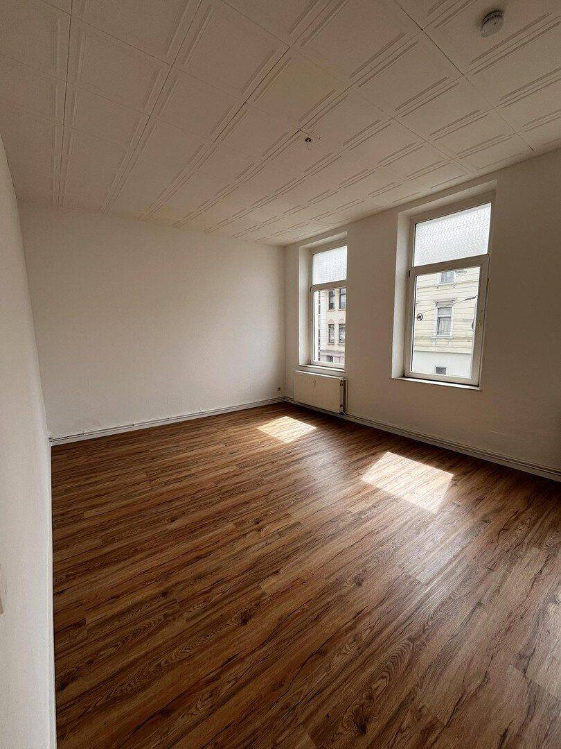 Frisch renoviert: Großzügige, helle 3-Zimmer Wohnung im Herzen Krefelds – Krefeld – Vorschaubild 2