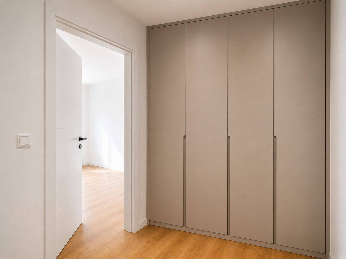 Bezugsfertig, sanierte 1-Zimmer-Wohnung mit Balkon & hochwertiger Ausstattung in Schwabing – München – Vorschaubild 2