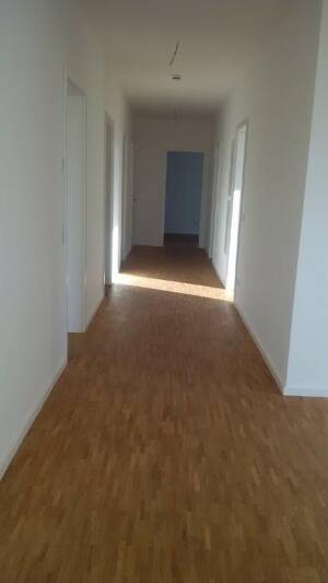 4 Zimmer - Traumwohnung mit 14m² Südbalkon – 1189 Dresden – Vorschaubild 4