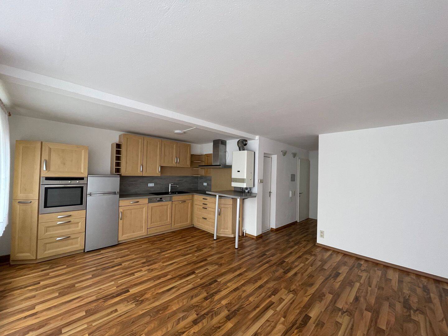 Helle 2-Zi.-Wohnung in Stuttgart-Untertürkheim- ab sofort verfügbar