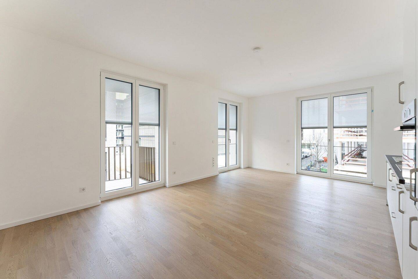 Traumhafte Zwei-Zimmer Wohnung an East Side Gallery und Spree, provisionsfrei zu vermieten – Berlin – Vorschaubild 4