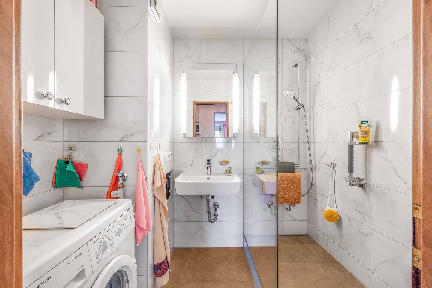 Voll möblierte 3-Zimmer-Wohnung mit sonniger Westloggia – München – Vorschaubild 6