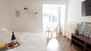 Möbliertes Apartment mit Boxspringbett am Ponttor