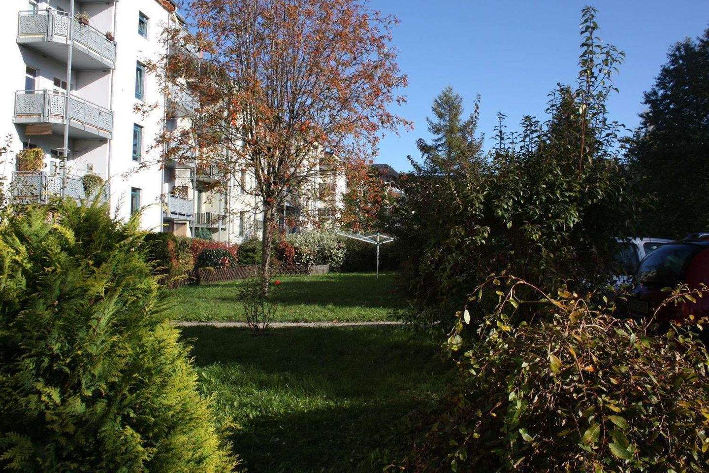 **Wohnung für Kapitalanleger... vermietet, ruhige Lage mit Stellplatz und Balkon** – Chemnitz – Vorschaubild 2