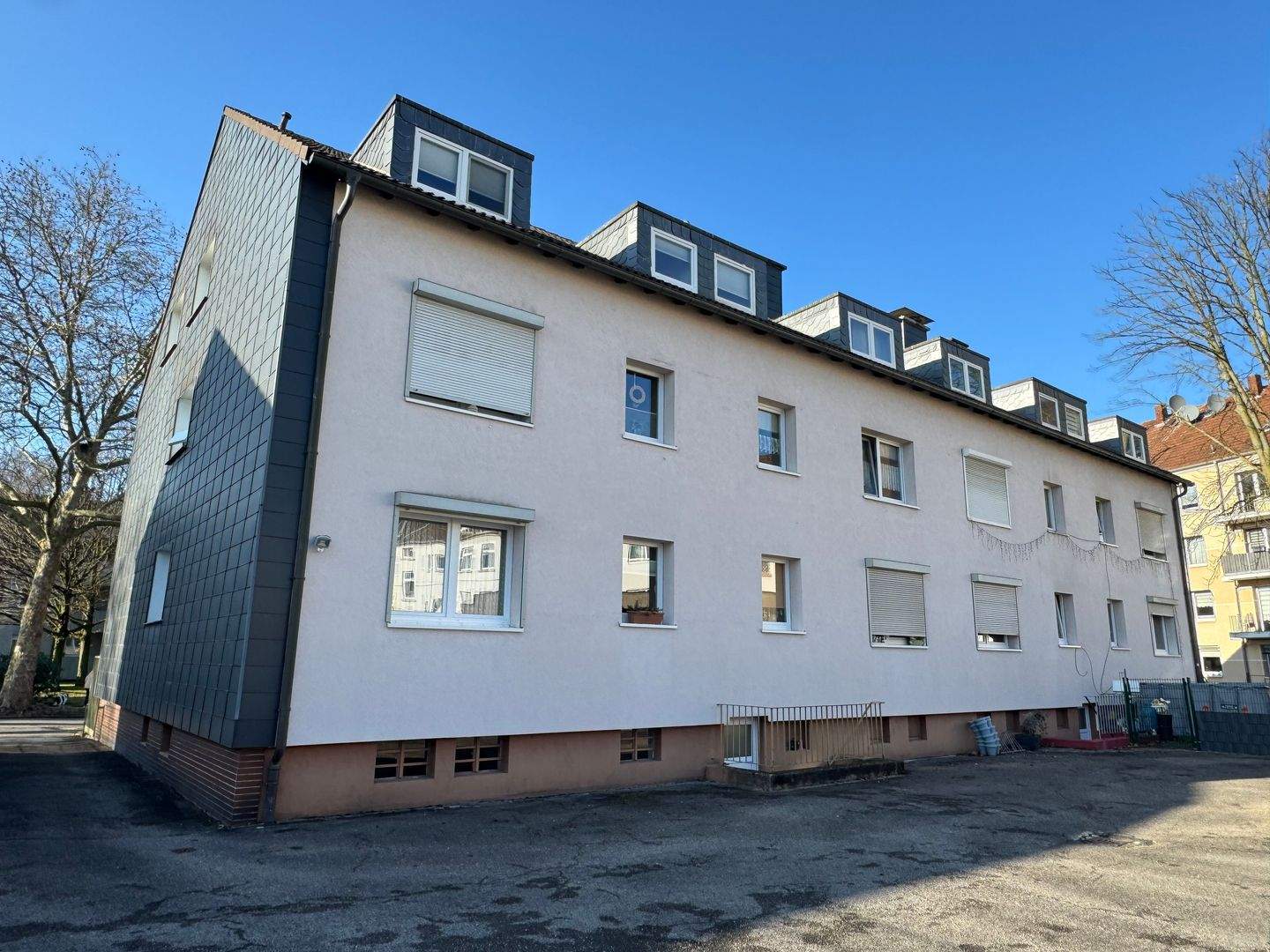 Investmentpaket: zwei Mehrfamilienhäuser - 12 Wohneinheiten & 8 Garagen (6,7 % Mietrendite) – Gelsenkirchen – Vorschaubild 2