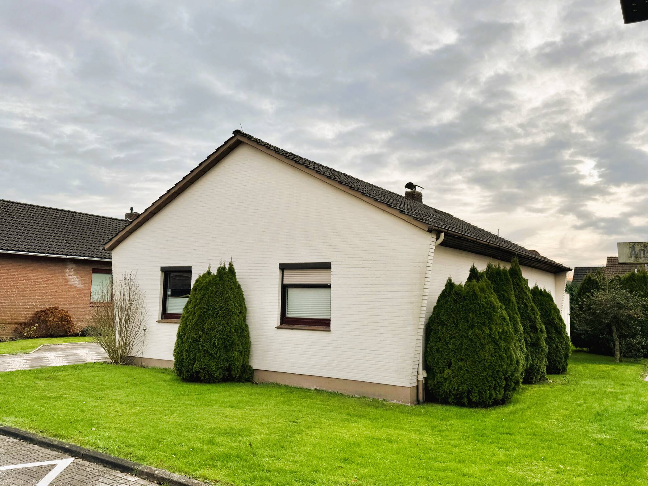 Ihr neues Zuhause wartet auf Sie! Gepflegtes EFH - nur ein "Katzensprung" zur Weser – Brake – Vorschaubild 2