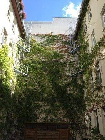 Gemütliche 1-Raum Wohnung mit Einbauküche am Werder. – Magdeburg – Vorschaubild 2
