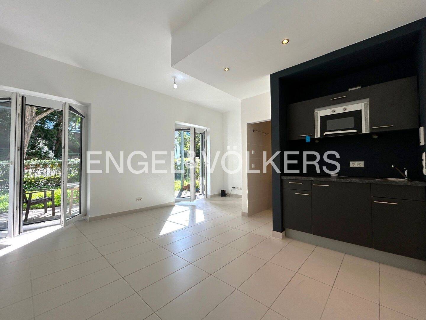 Bezugsfrei ! Modernes Mikroapartment mit Terrasse in Berlin-Dahlem
