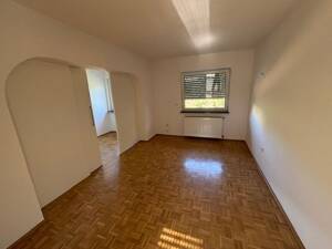 98qm Wohnung mit 2 Balkonen, begehb. Kleiderschrank, Garage, Parkett und EBK 3Zi – 35394 Gießen – Vorschaubild 4