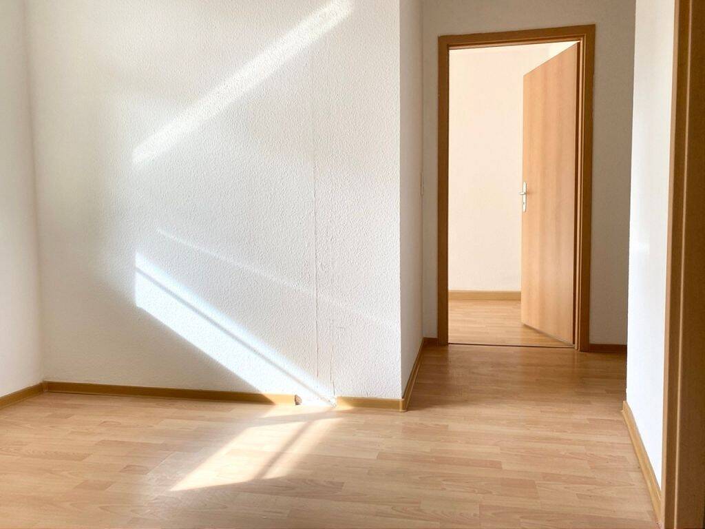 vermietete 3-Raumwohnung Hochparterre mit Balkon in Chemnitz Hilbersdorf kaufen – Chemnitz – Vorschaubild 2