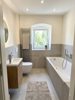 Wohnen wie im Eigenheim: 5-Raum-Maisonette, Terrasse, Garten, Erstbezug, Energiesparhaus – 1257 Dresden – Vorschaubild 3