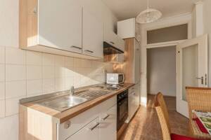 Lichtdurchflutete 2-Zimmer-Wohnung mit großzügigem Wohnkomfort – 10553 Berlin – Vorschaubild 8