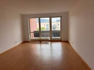 Helle 2 Zimmerwohnung mit Balkon und Tiefgarage in Potsdam / Fahrland
