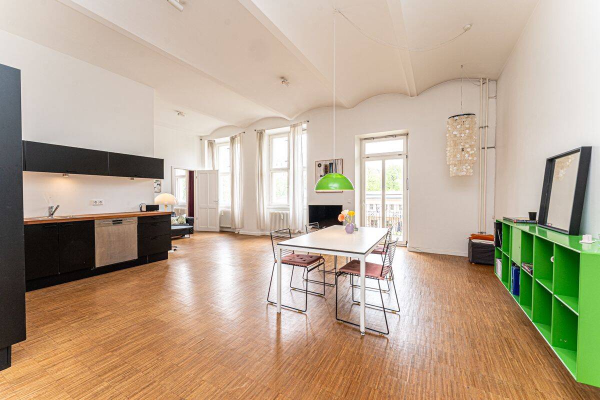 Helle und gemütliche 3-Zimmer-Wohnung mit Balkon nahe Wühlischplatz