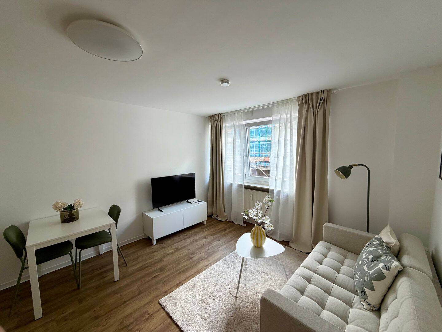 Erstbezug: Modern möbliertes Studio-Apartment in Top Lage – Nürnberg – Vorschaubild 3